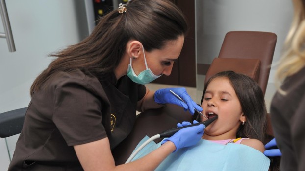 Aparatul dentar la copii, o necesitate sau un moft?