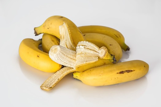 De ce nu trebuie să arunci cojile de banane. 5 utilizări surprinzătoare