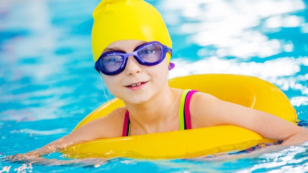 Atenție la bălăceală! Ce boli pot contacta copiii de la piscine și ștranduri