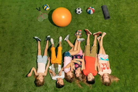 Distracție de vară: 6 activități pentru copii, în grădină