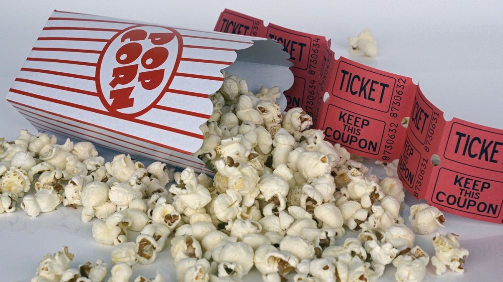 Prima notă de 10, răsplătită cu un meniu popcorn la cinema