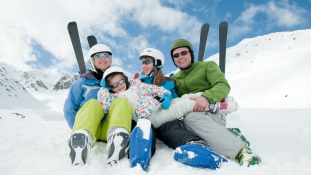 Liber la zăpadă! 8 beneficii ale sporturilor de iarnă