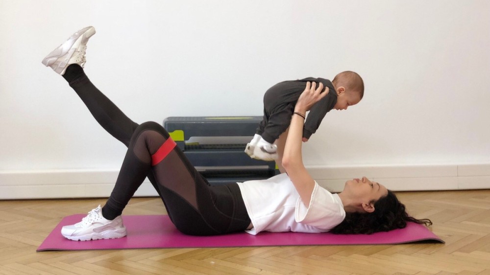 Recuperare postnatală: sport împreună cu bebelușul