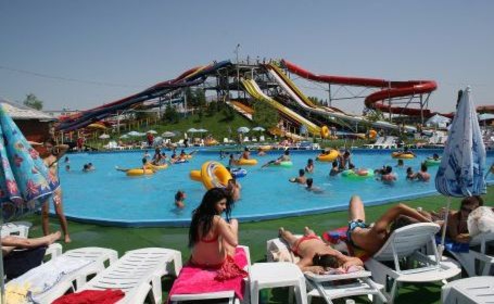 Imagini pentru water park otopeni photos